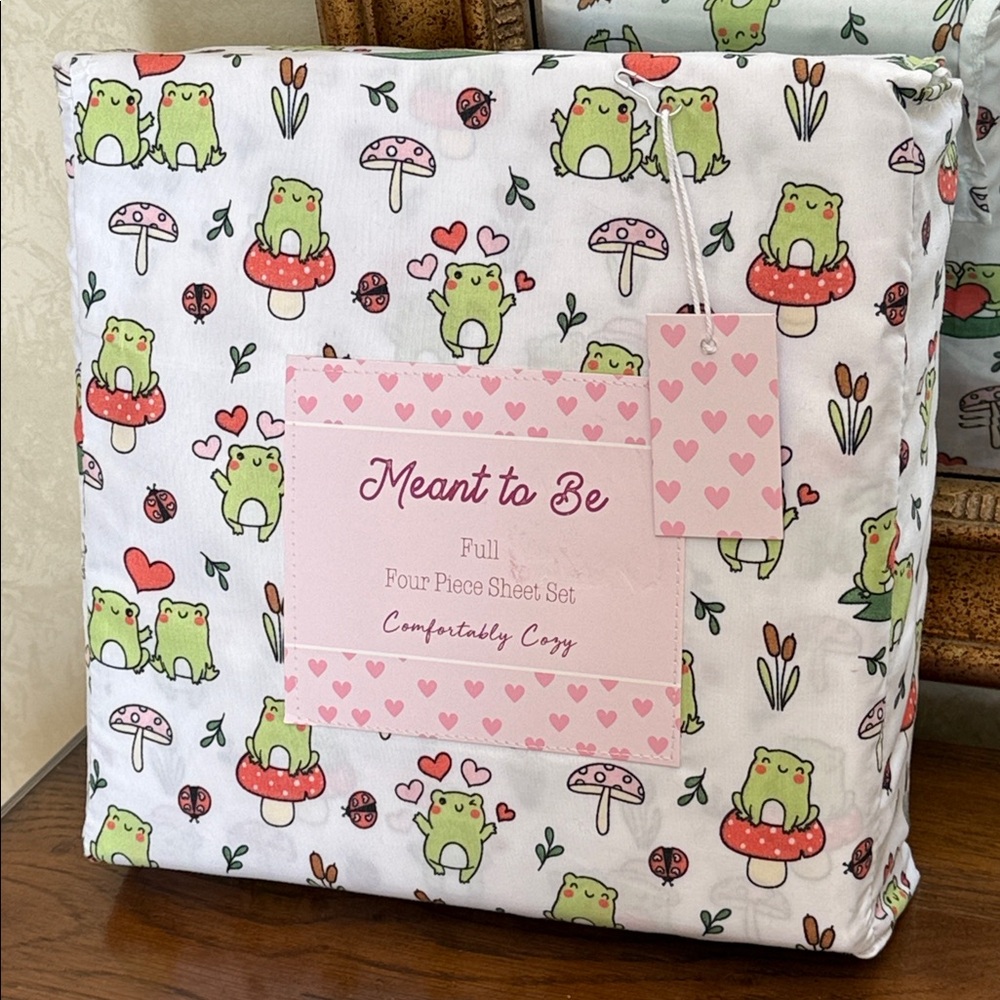 Meant to Be- Heart and frog toadily in love Full Sheet Set - Green, Pink & red.